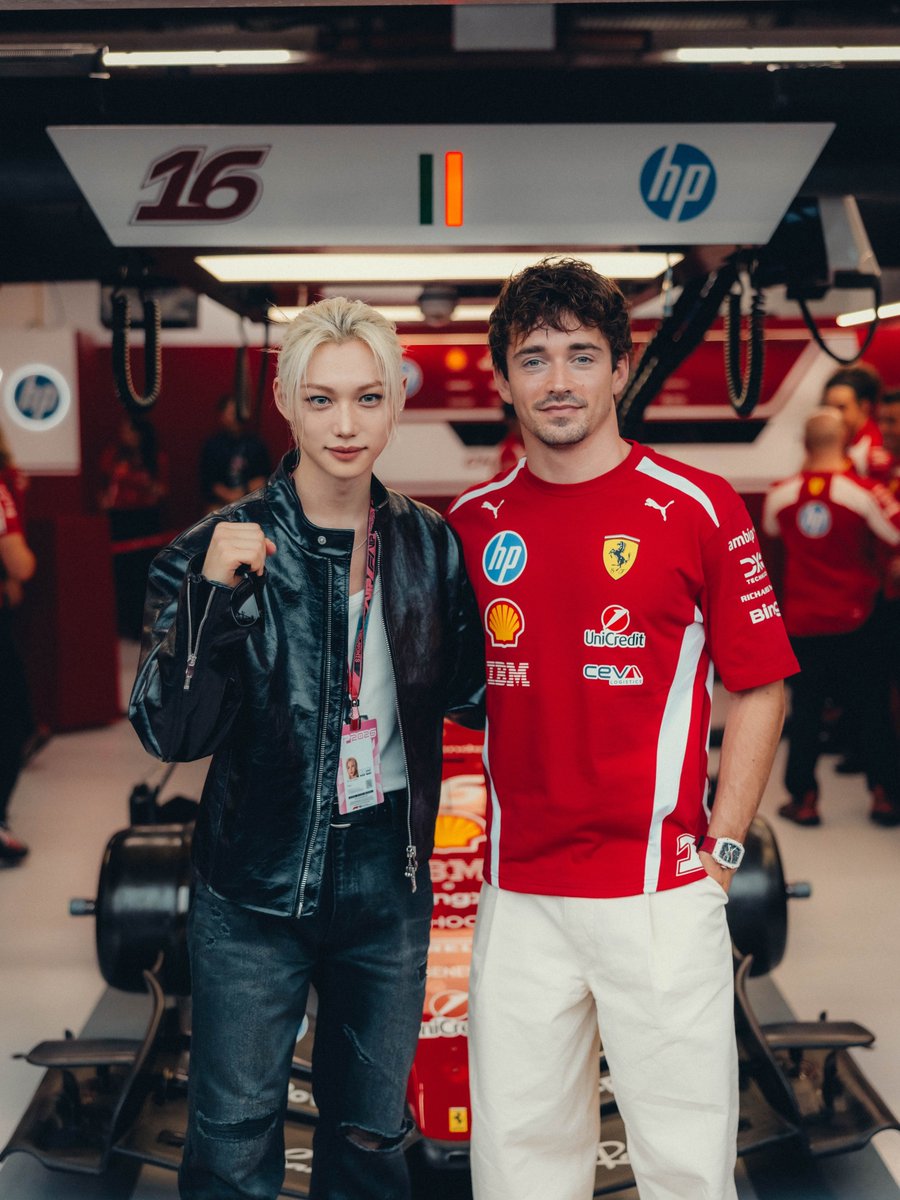 FLXCentral's tweet photo. From capturing the moment to being part of the picture ❤️

FELIX F1 SINGAPORE GRAND PRIX
#FELIX_Formula1 
#FELIXxFerrari #FELIX https://t.co/nraJCZvtkl