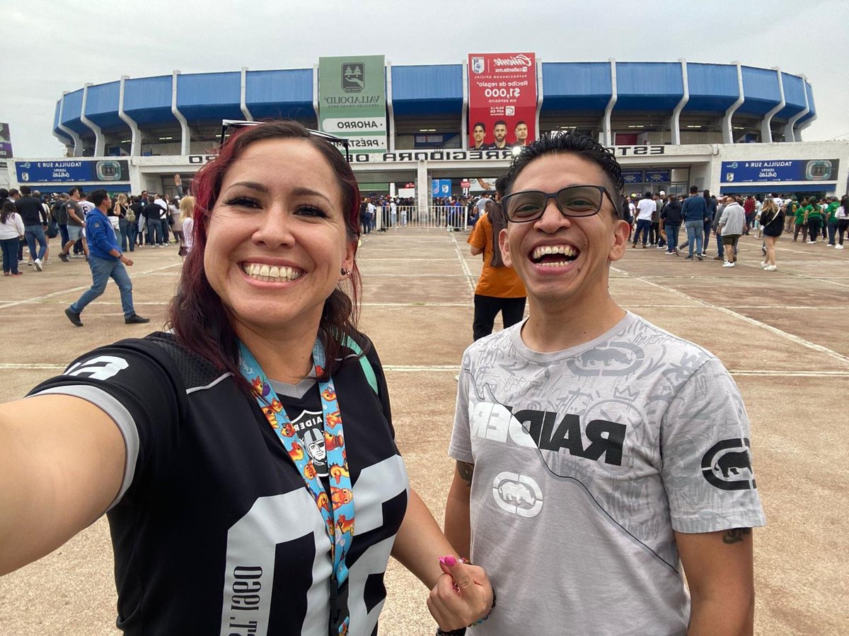Anspeld's tweet photo. @TUDNMEX #NFLenTelevisa ya era justo que pasaron a los Raiders. Le echaron la sal en ese intento de gol de campo #GoRaiders #RaidersNation https://t.co/8FXXb9g4Y2