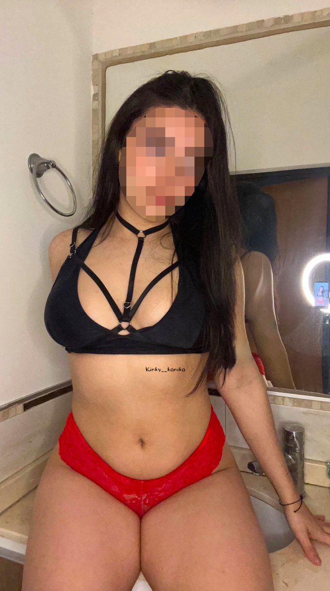 kinky__kanika's tweet photo. Good evening everyone…. ♥️♥️You see my juicy b@obs , my thick @ss sited on showing my wh@rish view …!!! 🍑🍑

But only made for big bulls only ♠️♠️
Unapologetic WH@RE
@kinky__kanika https://t.co/Jup5mVBD84