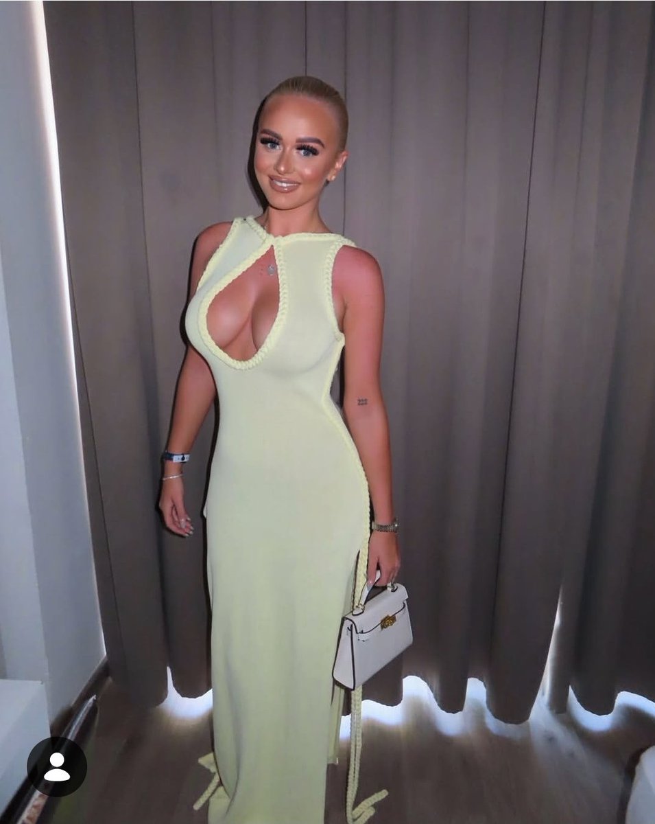 kJonesChat66's tweet photo. Hannah giving us what we want https://t.co/8ifJHynZtV