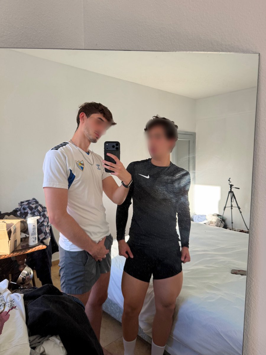 danihot18_'s tweet photo. Como empieza:
Como acaba: 

Lo podéis ver entero el vídeo de cómo me la come y como le lefo entero pidiendo lista de precios por DM 💰
🍑:@n0tapolo 

#alpha #findomni #gay #pornogay #onlyfans #OnlyAlphasVIP #payslave #paypig https://t.co/R33ySotaKQ