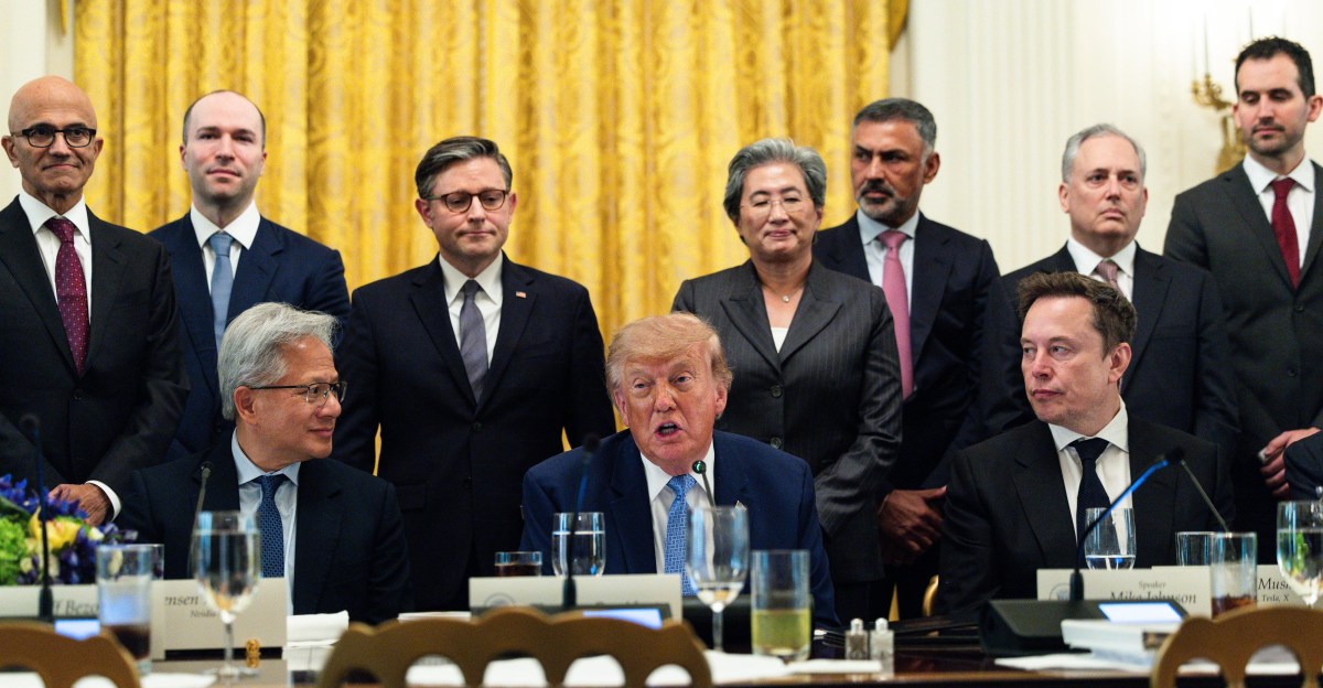 RandyHamilton's tweet photo. Silicon Valley is falling in line with Trump’s attempt to rename AI dlvr.​it/TVstpQ https://t.co/NM5DmCYlYC