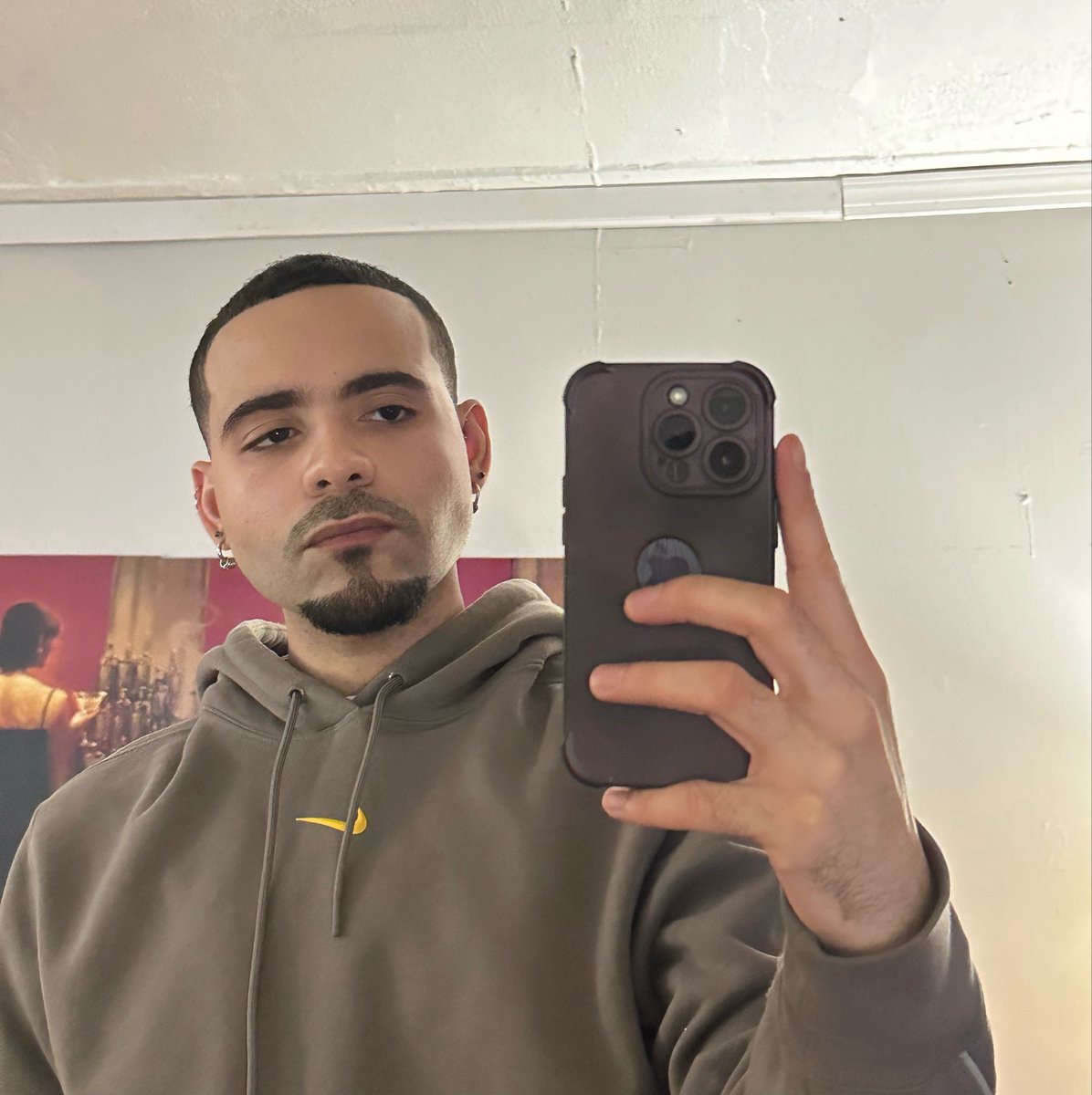 justin_time0's tweet photo. Bye bye beard https://t.co/2NfpbHadJE