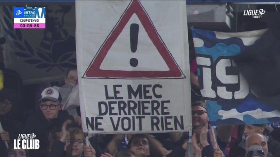 ActuFoot_'s tweet photo. Vu à Troyes ce soir. ⚠️😭

📸 @ligue1plus https://t.co/Yti1LzofIz