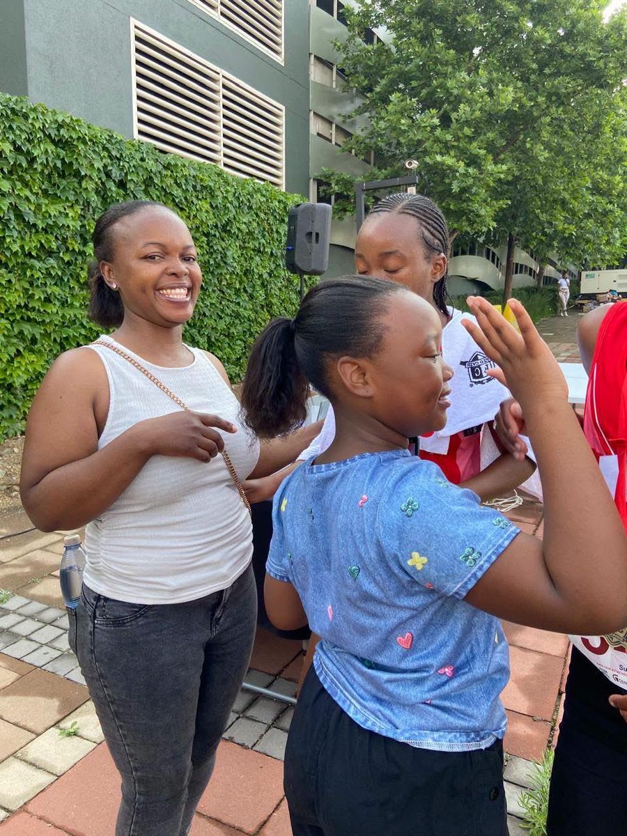 RunAlexAC's tweet photo. 🔊 Run Alex Junior’s excel at the Fat Cats 10K race ‼️

Congratulations 👏🏿👊🏿🤩 to all our juniors who participated in the Fat Cats race this morning. 🏃🏽‍♀️🏃🏽‍♂️❤️

From every athlete who took part, to those who achieved podium finishes and to our bus driver who delivered the bus on time, well done! We are proud of each and every one of you. 🏅 To the parents who came to support, you are the best! 👊🏿

#RunAlexJuniors
#RunAlex
#runalexdev