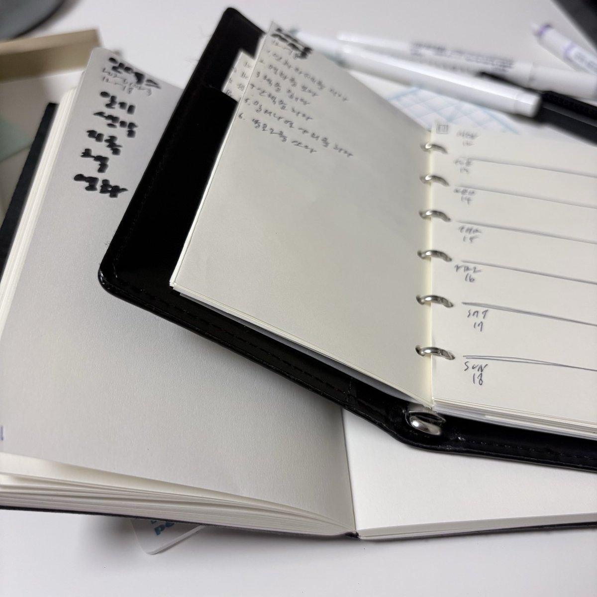 mumuroom0's tweet photo. 일주일 기록을 준비하기~ https://t.co/Tz9wmaso3l
