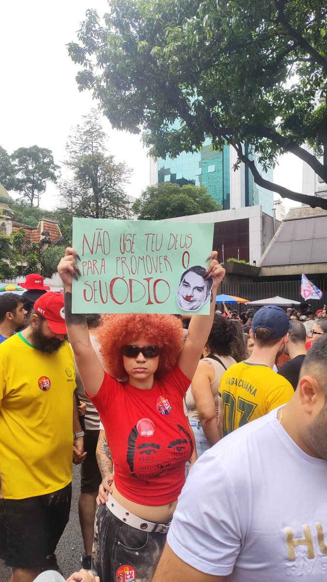 LittleBexMader's tweet photo. AQUI É LULA CARALHO https://t.co/ZAftbWRmtq