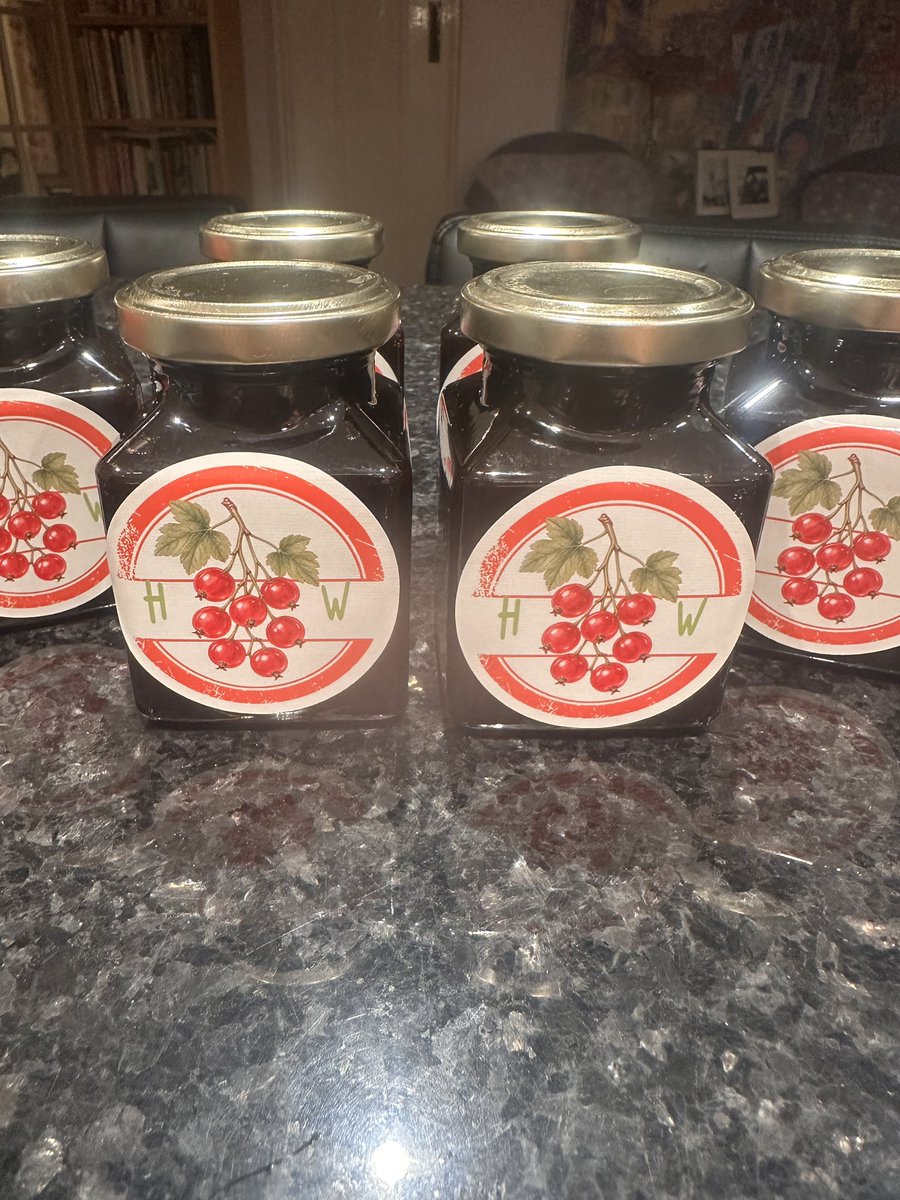 HandywaterBB's tweet photo. #redcurrant #jam from our #garden https://t.co/Jd34dyb5Cu