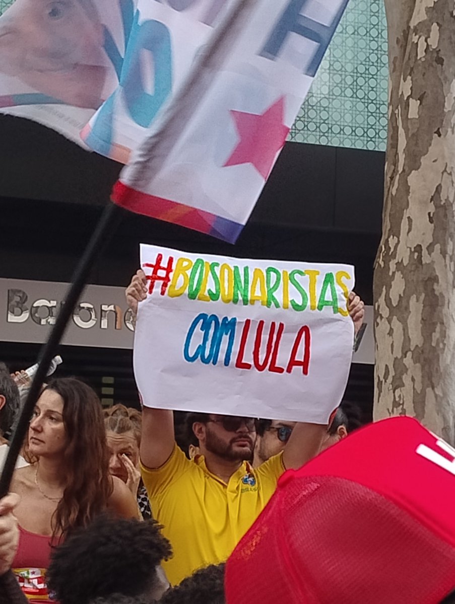 ForaDiContexto's tweet photo. - E aí, conseguiu virar algum voto? 
- Sim, mas é complicado explicar... https://t.co/k4GHNykIkK