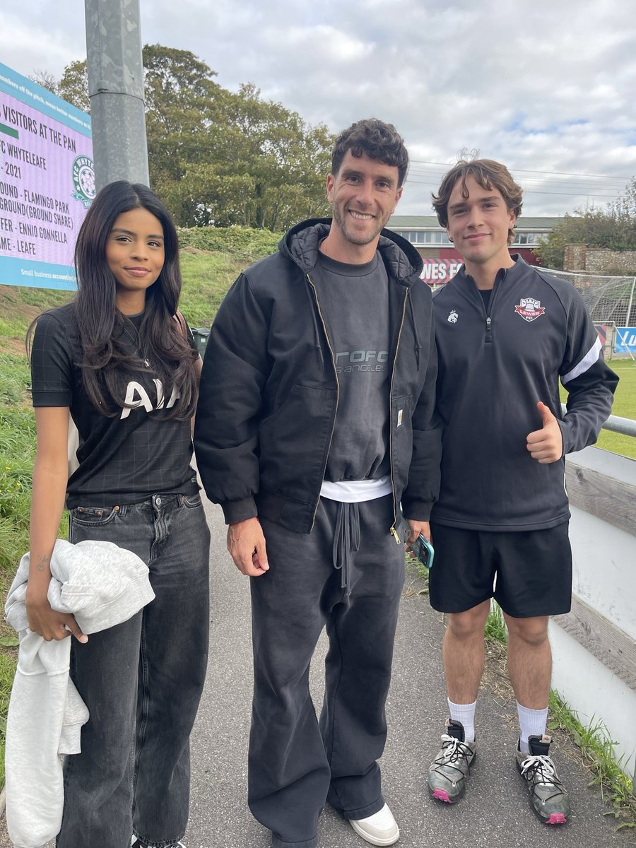 sarisha_thfc's tweet photo. what are the chances i meet senesi at a lewes game while wearing my spurs top 

(repost bc i hated the first one) https://t.co/eE5MEUxJ2K