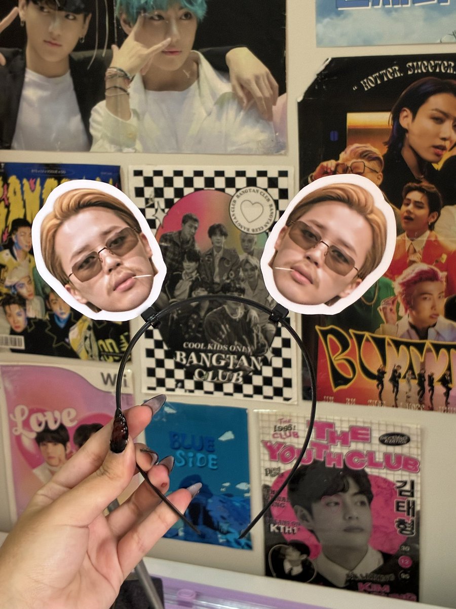 PurpleSideStore's tweet photo. pessoal! estarei nas filas do show do bts nos dias 30 e 31 vendendo: tiaras, pickets e holders!

preços acessíveis! produtos a partir de R$15!! deem rt para chegarem em mais armys! 

🔗 link do meu site: https://t.co/tcHPraHYgb https://t.co/8Sc4QsBEnn