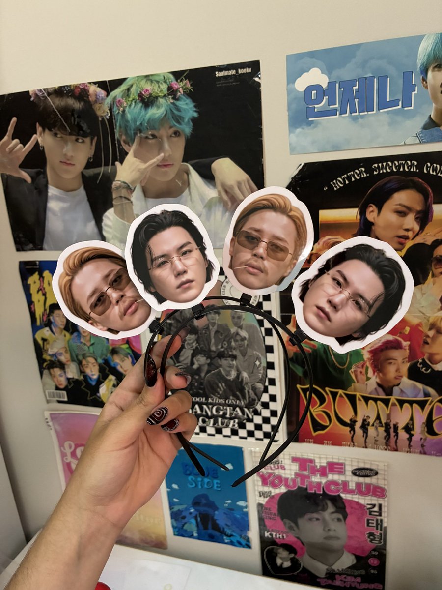 PurpleSideStore's tweet photo. pessoal! estarei nas filas do show do bts nos dias 30 e 31 vendendo: tiaras, pickets e holders!

preços acessíveis! produtos a partir de R$15!! deem rt para chegarem em mais armys! 

🔗 link do meu site: https://t.co/tcHPraHYgb https://t.co/8Sc4QsBEnn