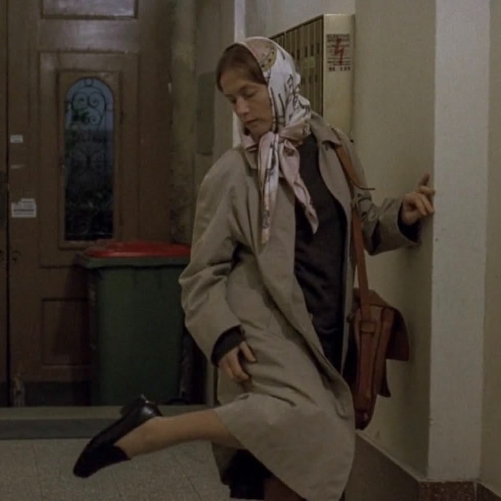 sapphicmacbeth's tweet photo. isabelle huppert in the piano teacher (2001) https://t.co/Vfl5ANctBP