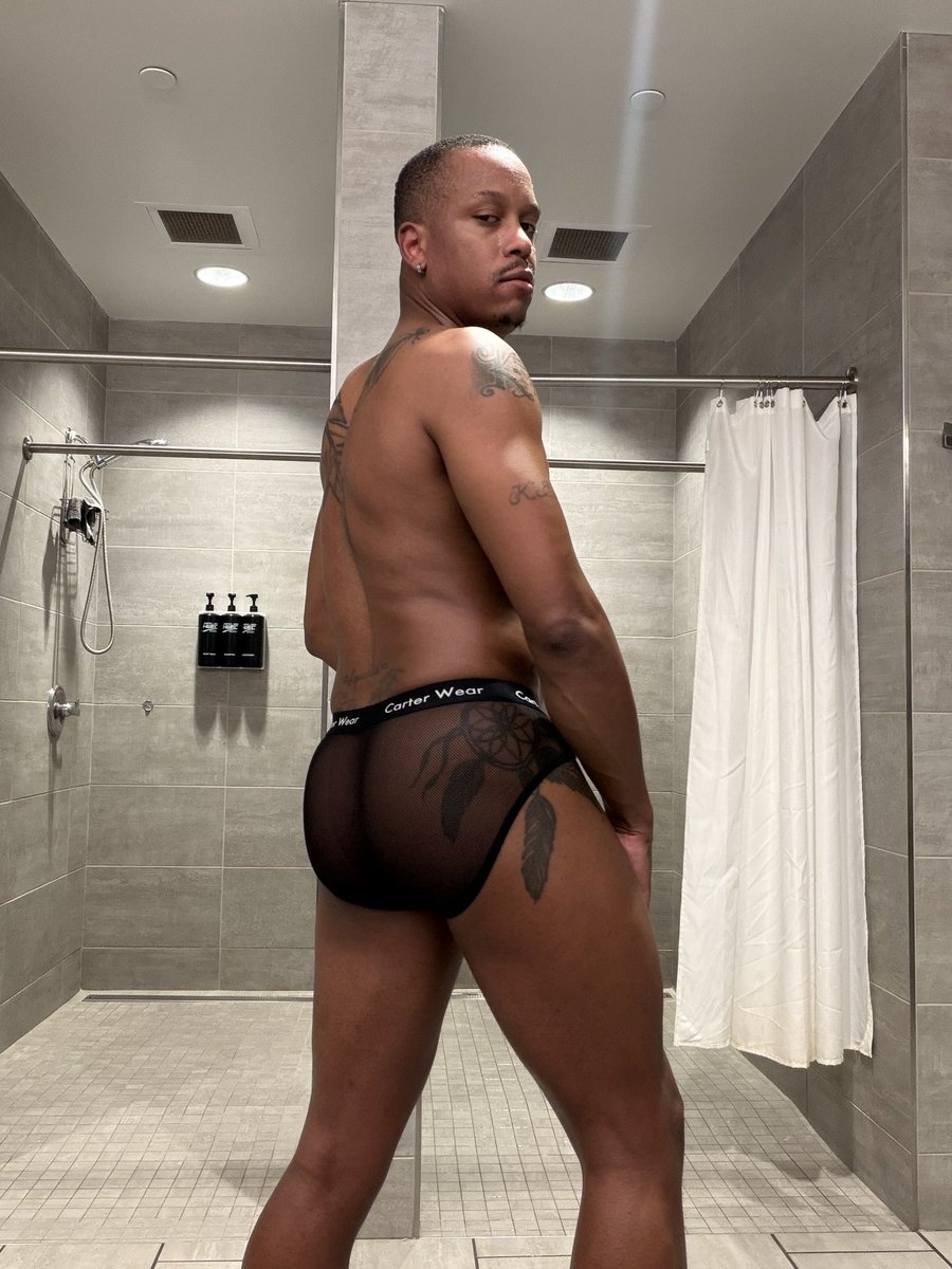 NumStreetzFreak's tweet photo. Would u be my gym buddy??? 🏋🏾‍♂️ https://t.co/glvhB6ImMt