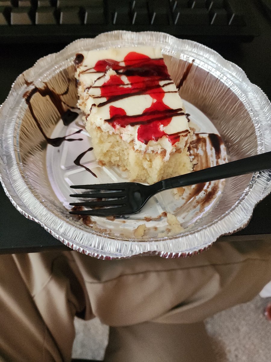 randall_yakumo's tweet photo. Yeah I'm #FatAndProud https://t.co/h5lACrFZOq