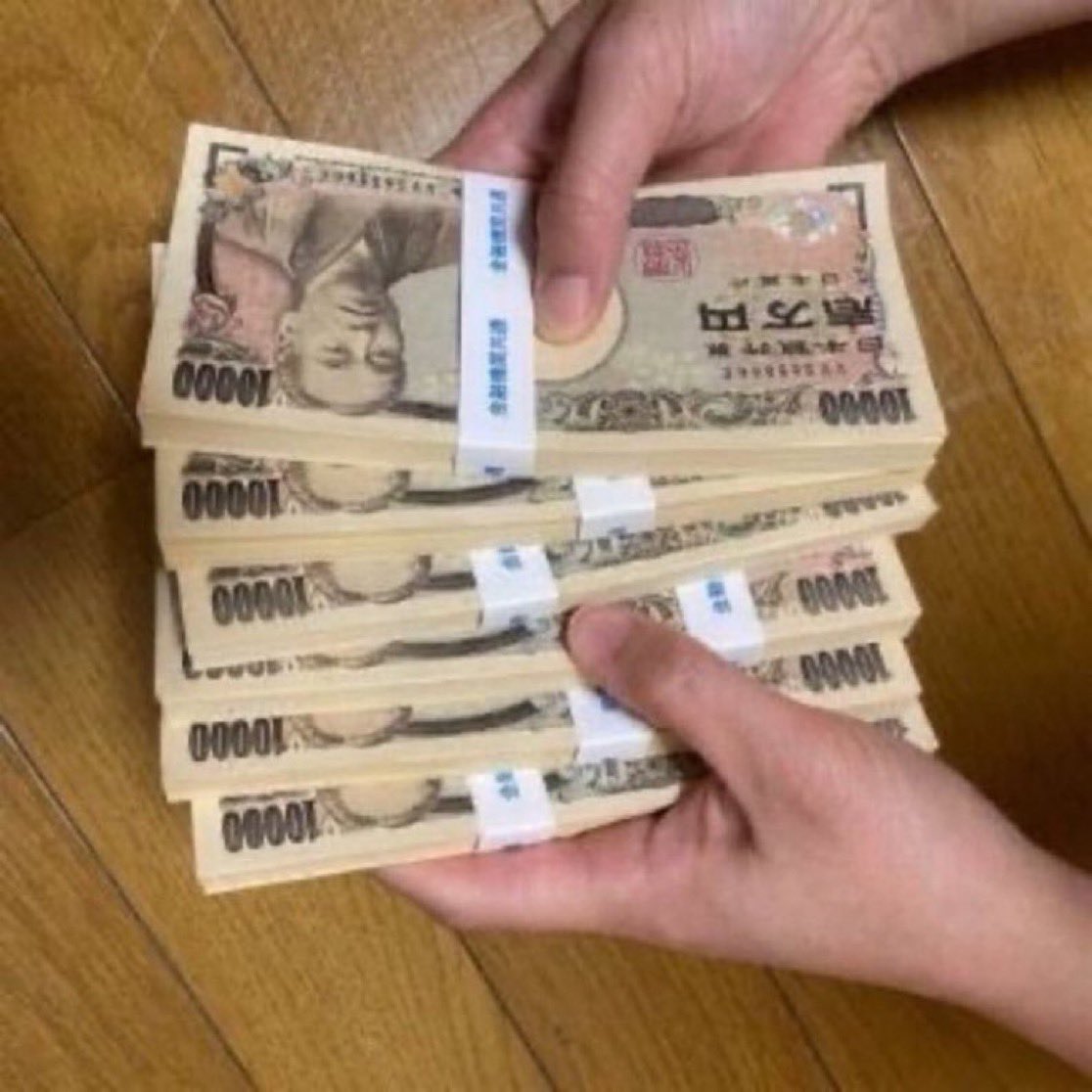 9ptux's tweet photo. もし今日、300万円が突然あなたの口座に入ったら…💴

生活は楽になると思いますか？

① はい、かなり楽になる
② いいえ、あまり変わらない https://t.co/1IDZGLmep0