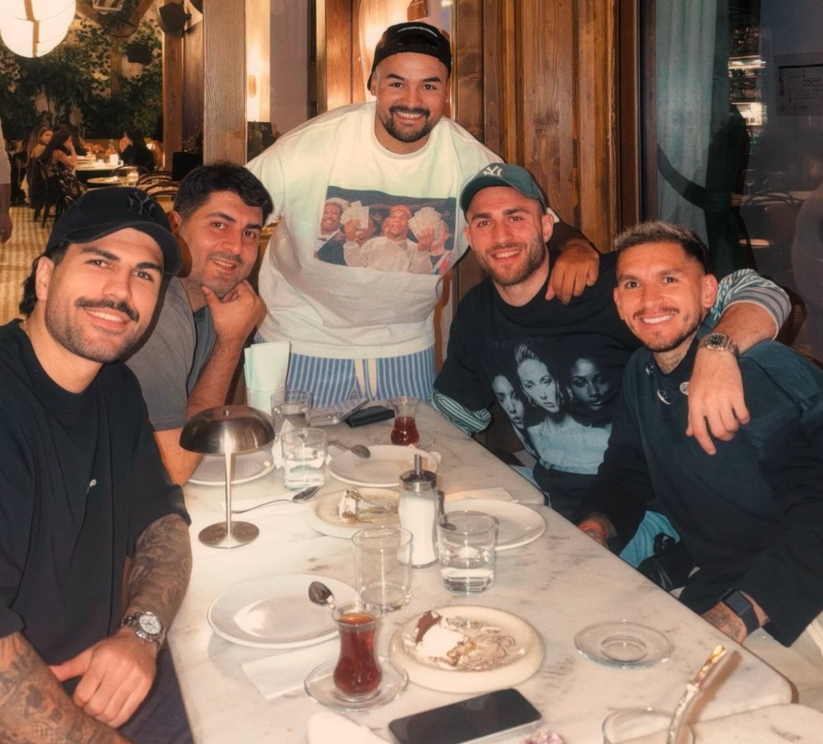 lemarcaspors_'s tweet photo. 📸 Barış, Eren ve Torreira. https://t.co/AfiYTWv86l