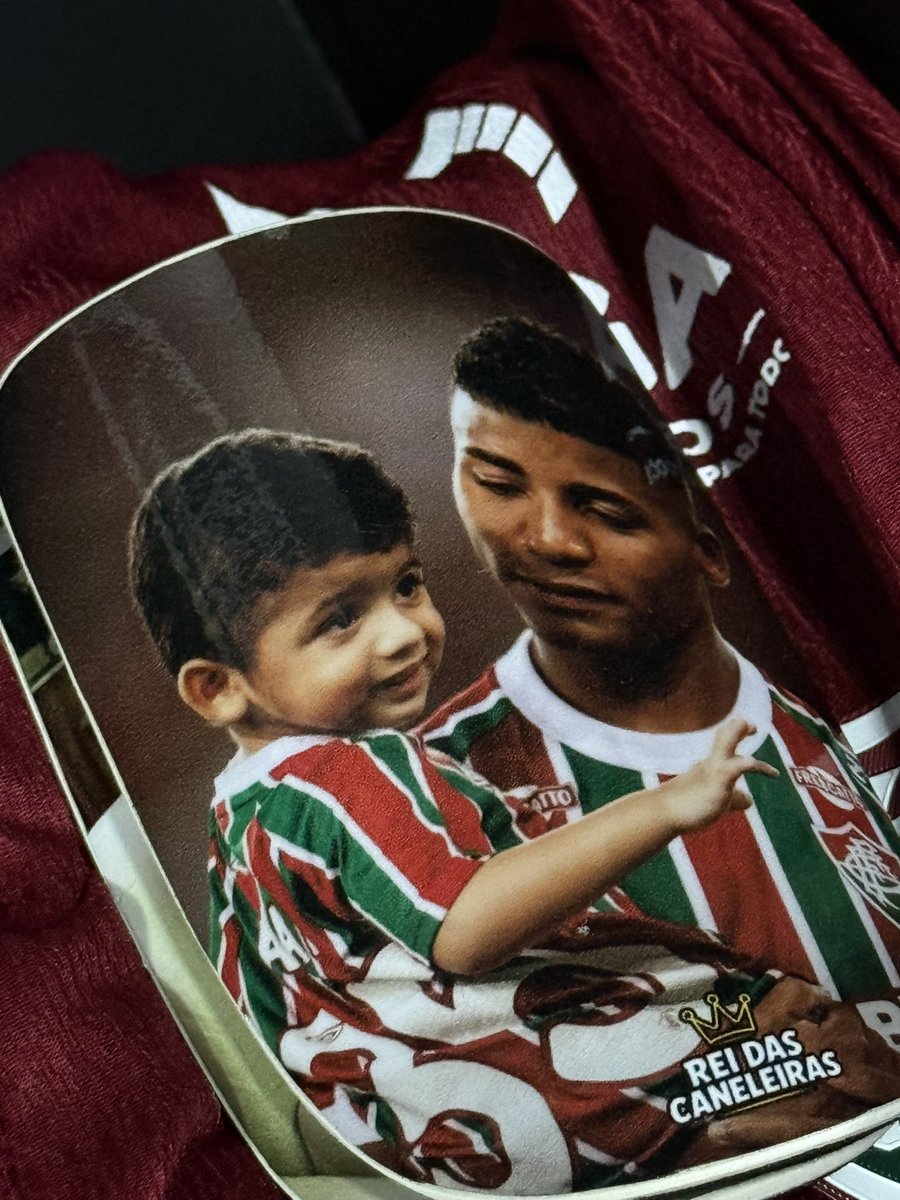 FluminenseFC's tweet photo. Nosso vestiário pronto para o Fla-Flu! ❤️💚 https://t.co/fqpuE2cmT7