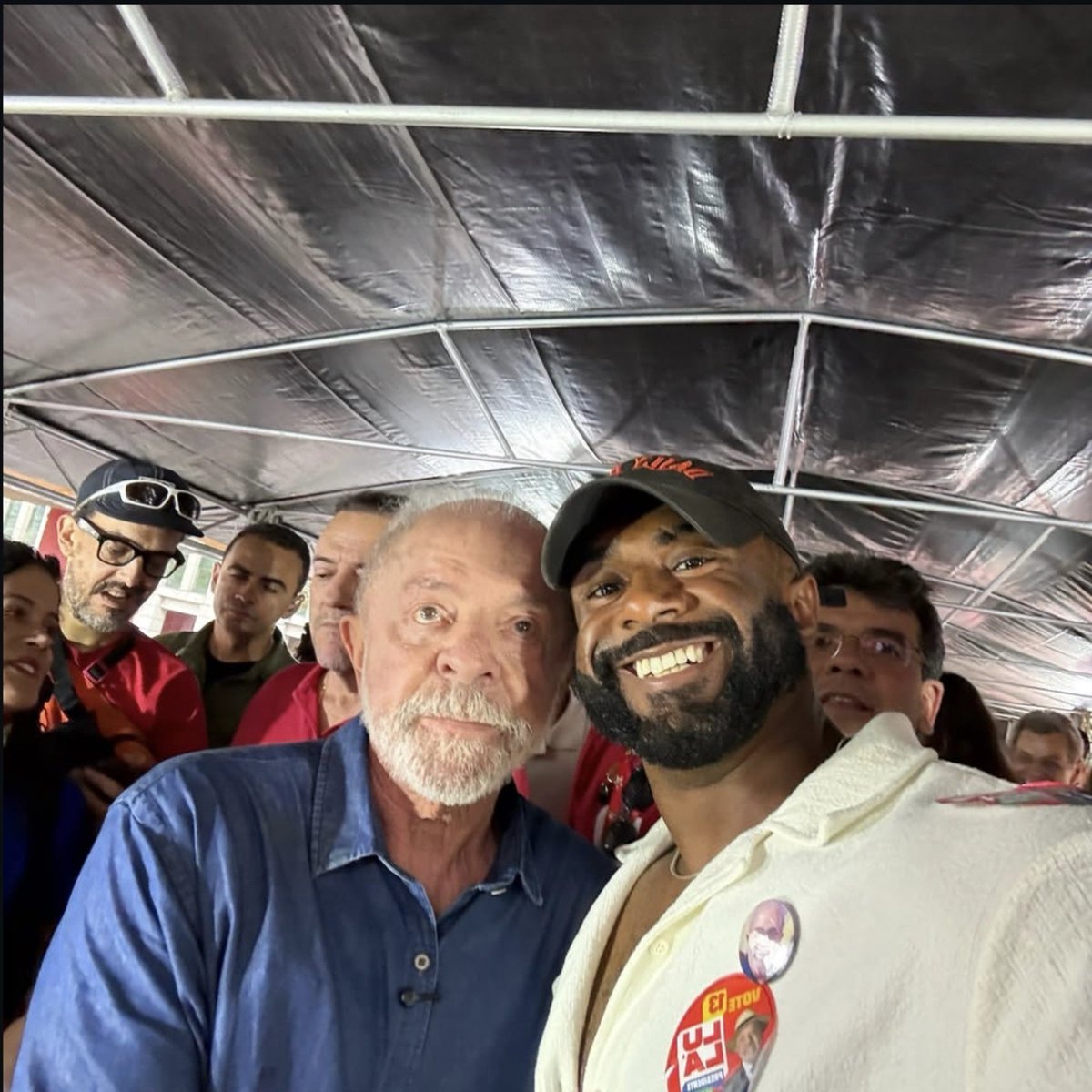 ouve_muito's tweet photo. ⭐️ Baco Exu do Blues com Lula e Duquesa. https://t.co/EgFJ1603mJ