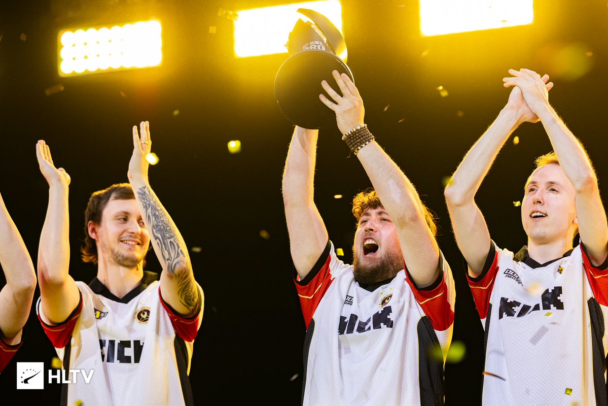 zywoo's tweet photo. EPL Champions lets go!! 🏆 https://t.co/fCjyBLKPyV