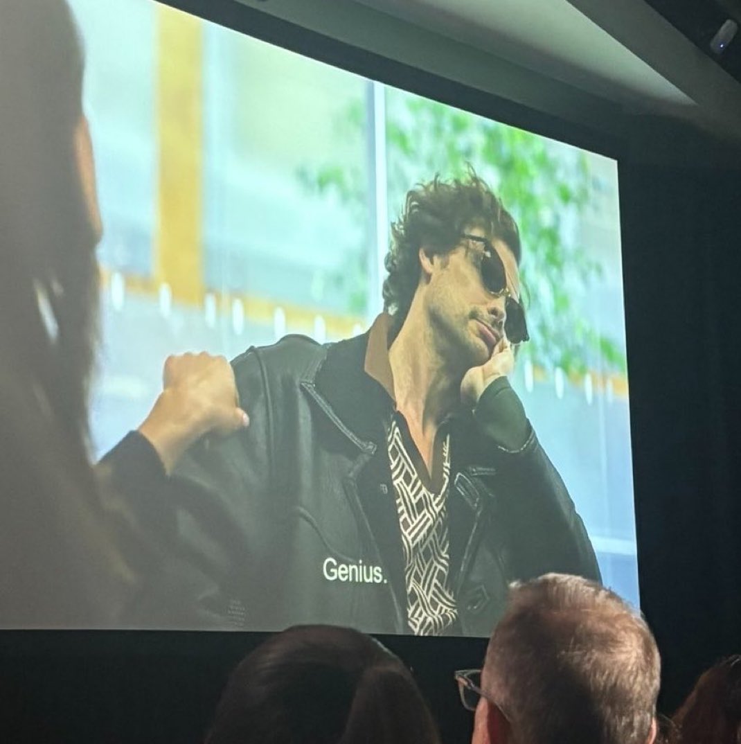 ChantillyMarie_'s tweet photo. oh he looks so cocky i love it https://t.co/ggR1cjjIKL