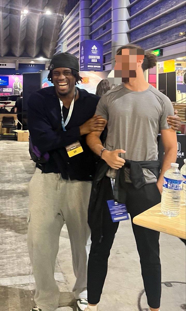 YassinePissIn's tweet photo. Oui @JoelPostbad a eu la chance de me croiser à l’evo il est vrai https://t.co/Wpdd2966QM