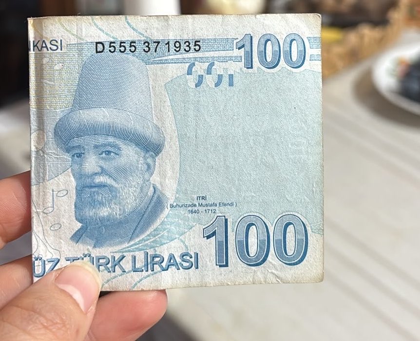 bigitdilo's tweet photo. 100 ₺’nin üzerindeki Detayı farkettiğimde kanım dondu 😱 https://t.co/LU2qpe8cTH