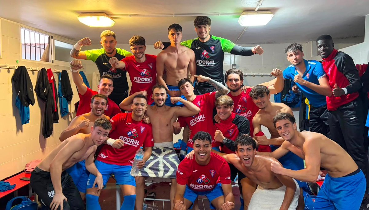 LaRodaCf's tweet photo. 🔴🔵 Resultado final - Jornada 6
🏆 Primera Autonómica Preferente – Grupo 1
🥅La Roda CF 2 - 0 U.D. CARRIÓN 
💪🏻Gran triunfo de nuestro equipo por 2-0 frente a la UD Carrión en la Jornada 6 de Preferente Autonómica. David y Jarlinson fueron los goleadores en un partido complicado. https://t.co/0C7zWpPslW