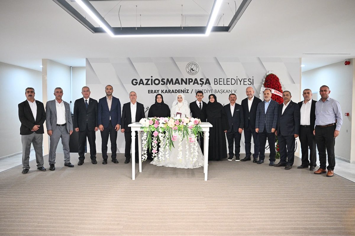 ismailerguness's tweet photo. İlçe Yönetim Kurulu Üyemiz Sn. Süleyman Ersal'ın kıymetli oğlu Ahmet Emin ile Esra kardeşlerimizin nikâh merasimine; önceki dönem İçişleri Bakanımız, İstanbul Milletvekilimiz Sn. Süleyman Soylu, Belediye Başkan Vekilimiz Sn. Eray Karadeniz ve önceki dönem İlçe Başkanımız Sn. Fatih Aydemir ile birlikte katılarak mutluluklarına şahitlik ettik.

Cami ve Ersal ailelerini gönülden tebrik ediyor, genç çiftimize bir ömür boyu mutluluklar diliyorum.