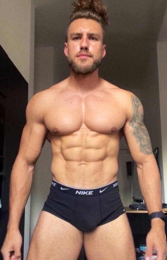muscle_god_'s tweet photo. https://t.co/zwafyYRAgE