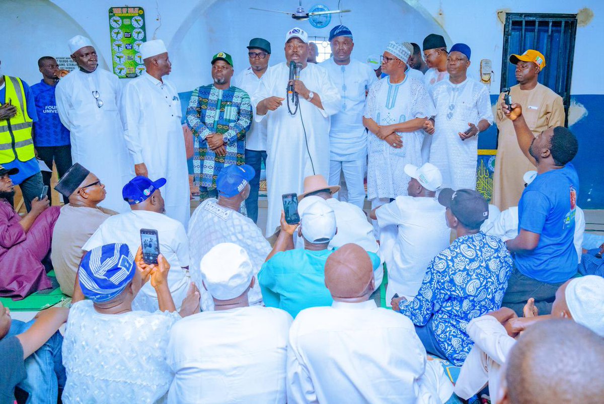 akinalabi's tweet photo. This afternoon I was at Nasrul-Lahi-L-Fatih Society, NASFAT, Olodo branch with our gubernatorial candidate, Sen Sharafadeen Alli, his running mate, Hon Soji Adedeji and Hon Yemi Bernard, our Egbeda State House of Assembly Candidate. We got total endorsement as they were thrilled about the candidacy of our candidates.