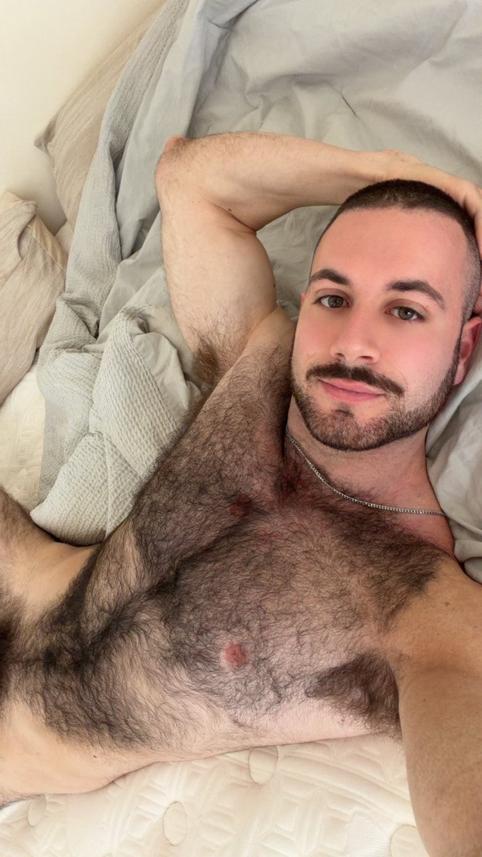 Brooksd3k's tweet photo. Am I too hairy? https://t.co/CTTZPDlAe4 https://t.co/e9DXh49x9I