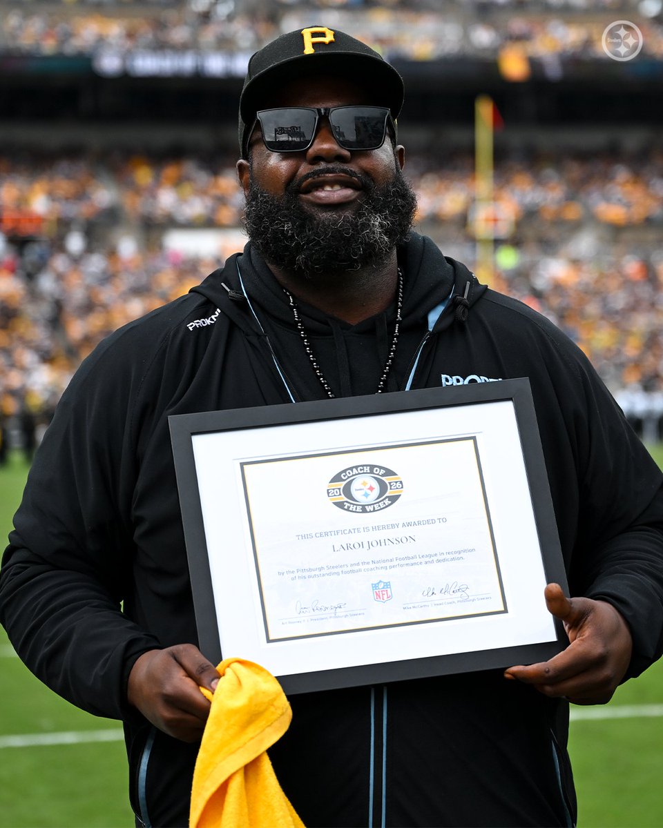 SteelersYouthFB's tweet photo. Thanks to our Weeks 3 &amp; 4 Coach of the Week, LaRoi Johnson and Wade Brown, for coming out to the game today! 👏 https://t.co/k1yUKPmXId