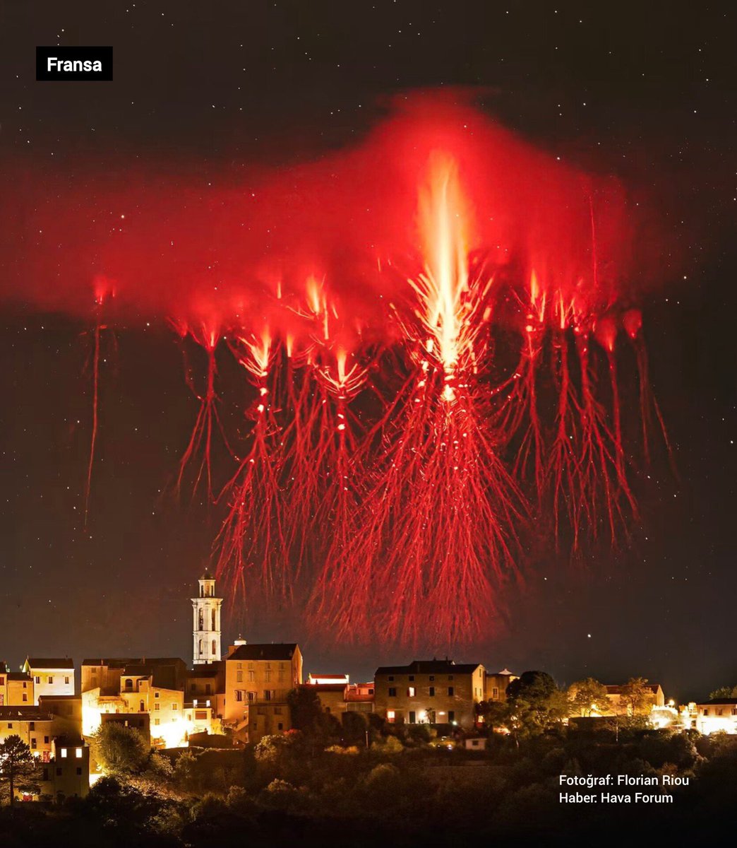 HavaForum's tweet photo. Fransa'nın Korsika adasında çok net devasa bir kızıl cin (red sprite) görüntülendi. İşte o an... https://t.co/weU4pWG5RI