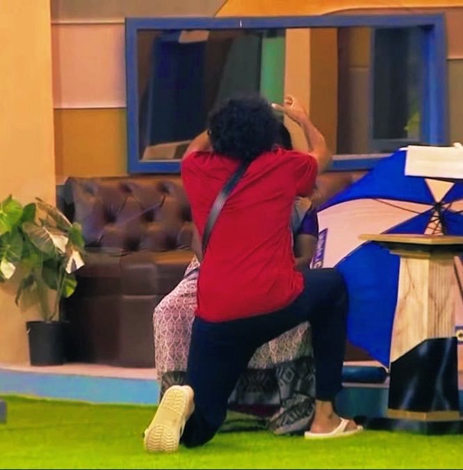 Vijayvicha2292's tweet photo. @12_rabz When #Jason cherish #Muniyamma and #Muthazghi success.
#SHAMEa mathri credit thirudunathuku cherish vera panuvangala🤣🤣🤣
#Bommer pans please wake up
#Jason
#Jasonkaushi
#Biggbosstamil10
#Biggbosstamil https://t.co/WbQUOKATPu