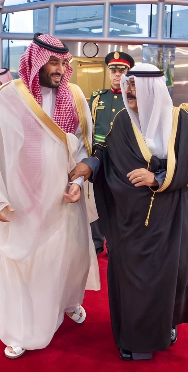 qd9mil's tweet photo. لا يناقشني بحب السعودية لين أموت وحبها ورث لعيالي

 إيه أنا كويتي وأحب السعودية يا عسى عدوانها مالهم تالي 🇰🇼🇸🇦 https://t.co/wfYn1BeFRk