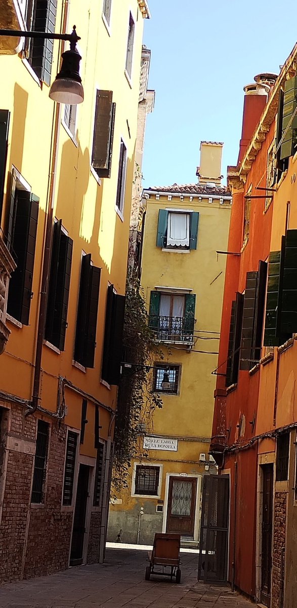 Dalmalys's tweet photo. Il y a trois ans j'étais ici..un voyage riche en émotions sur les traces de mes racines paternelles. 🤗🥰🇮🇹
#venezia 
#italiamia 
#naturephotography
#domenica https://t.co/TYtwqmVHTf
