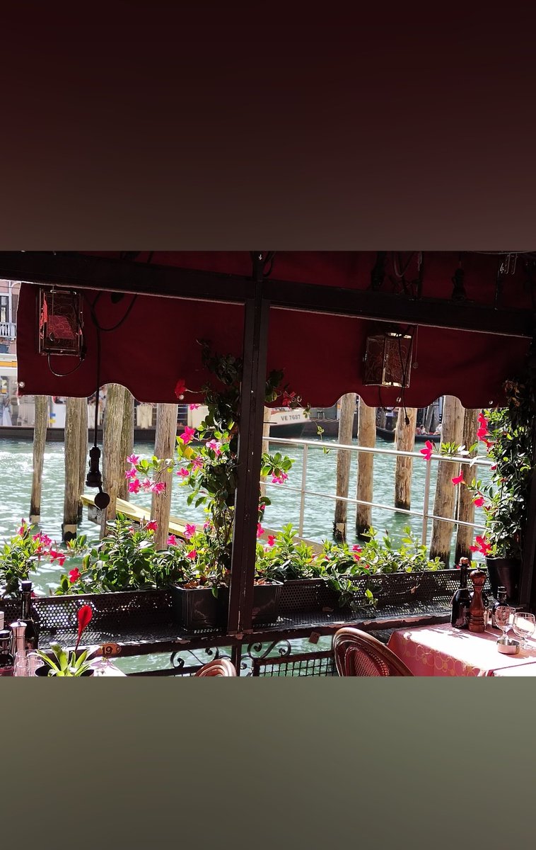 Dalmalys's tweet photo. Il y a trois ans j'étais ici..un voyage riche en émotions sur les traces de mes racines paternelles. 🤗🥰🇮🇹
#venezia 
#italiamia 
#naturephotography
#domenica https://t.co/TYtwqmVHTf