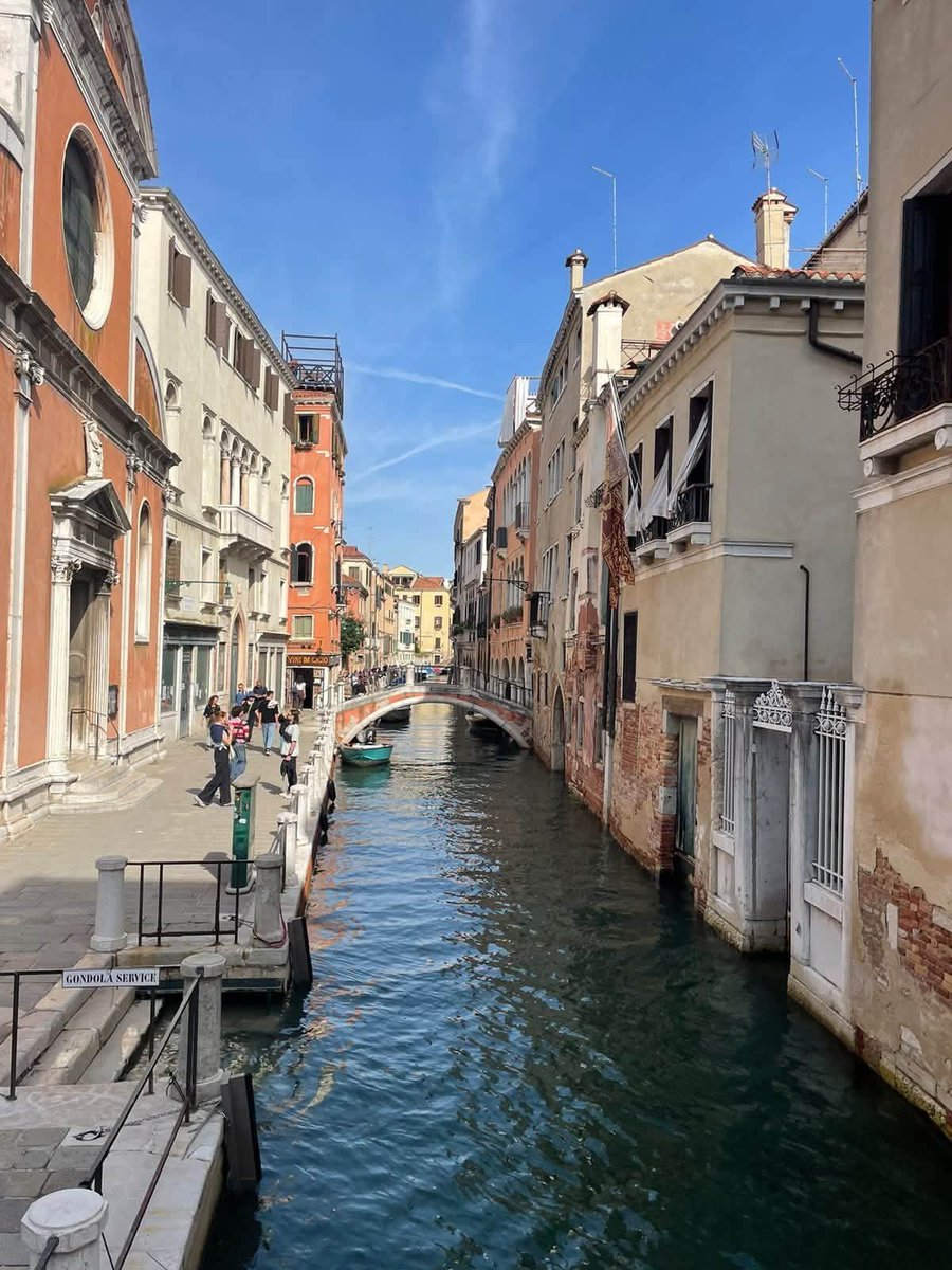 Dalmalys's tweet photo. Il y a trois ans j'étais ici..un voyage riche en émotions sur les traces de mes racines paternelles. 🤗🥰🇮🇹
#venezia 
#italiamia 
#naturephotography
#domenica https://t.co/TYtwqmVHTf