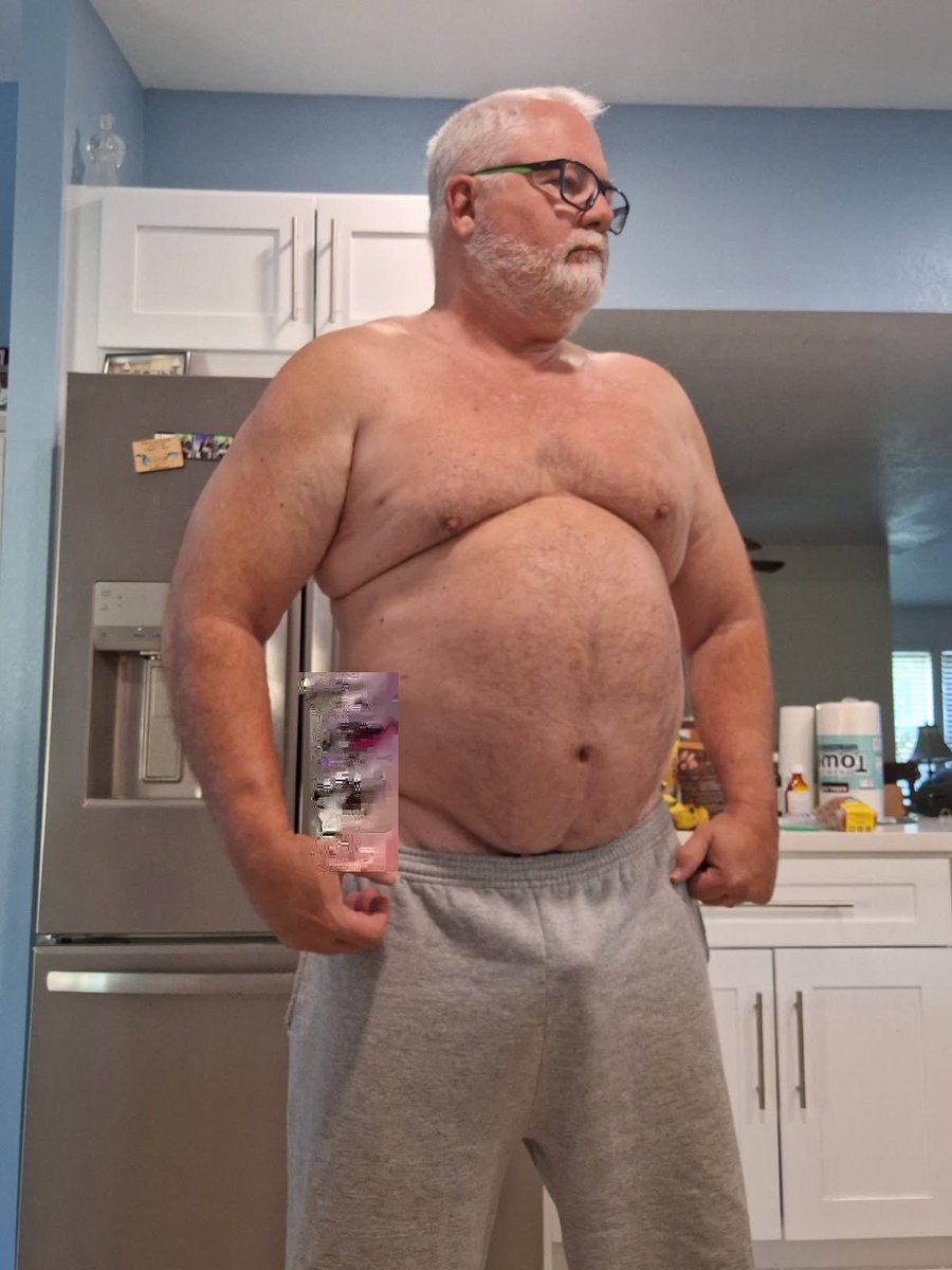 bmaxbear's tweet photo. with fall weather coming,  sometimes pants are needed in the morning... then again at night everything comes off.... to see EVERYTHING come and join https://t.co/cWphc5Cxwl https://t.co/zILDV5R841