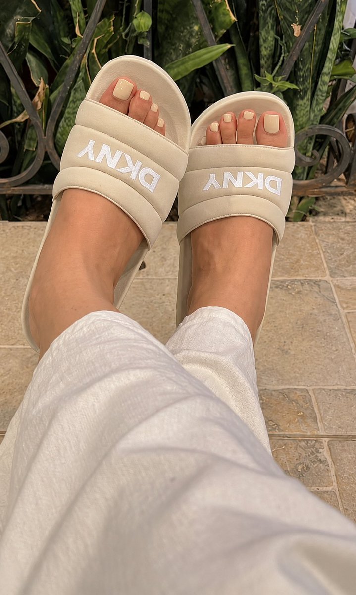 damnfeets's tweet photo. https://t.co/6ISh94zCpE