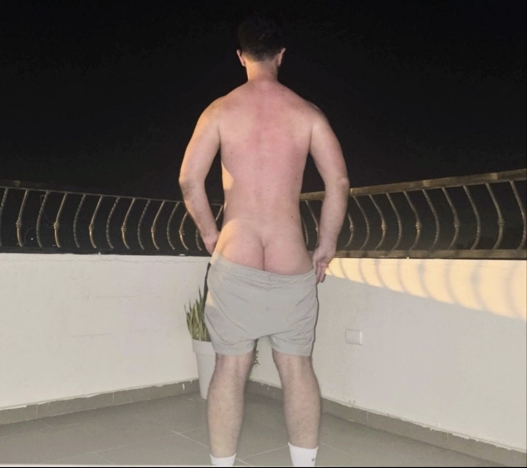 MasterAodhan's tweet photo. That view belongs to good little cashpigs who know their place. 🐷💸
Daddy doesn’t need to turn around to know you’re staring.

Stay behind me, admire what you can’t resist, and show your appreciation with a tribute. 😈 https://t.co/5OGv4hBUZt