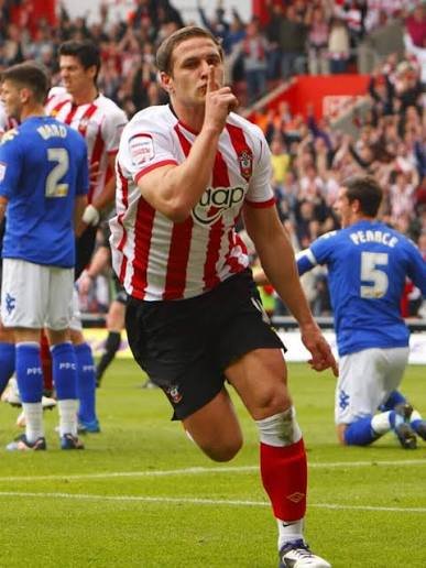 Saints_Mike7167's tweet photo. @Pompey @portsmouthnews and any other Skate bastard.
Av some of that, you inbred assholes
#GoodHealth
#SaintsFC https://t.co/ISnATJgiXF