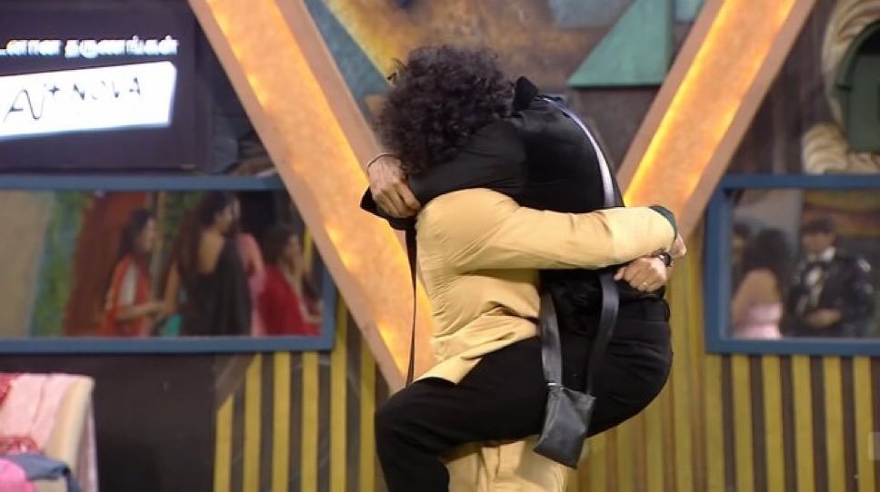 rq_tiazy's tweet photo. jason - avinash ♥️

#biggbosstamil10 https://t.co/cp5RMG3SWO