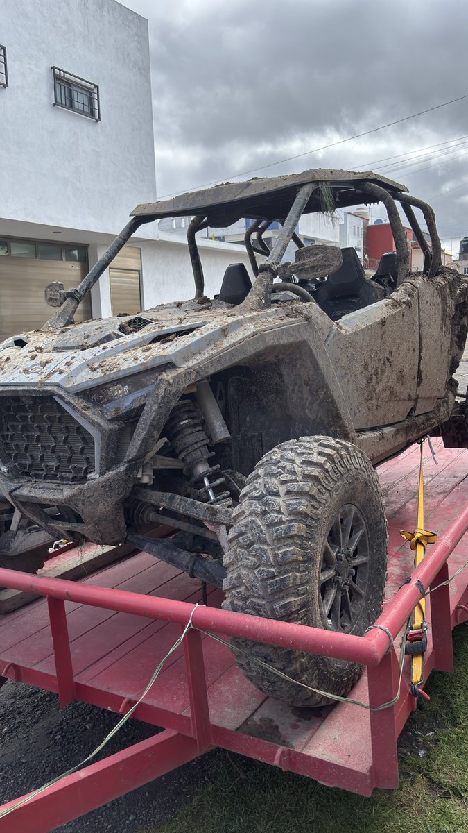 ArtiflxTlax's tweet photo. Los de hoy ! #6k #running
#happyday =#runningday
Que tal el RZR ๐๐ #rzr
#TlaxcalaSiExiste #Apizaco #Domingo https://t.co/EFSgedOYR5