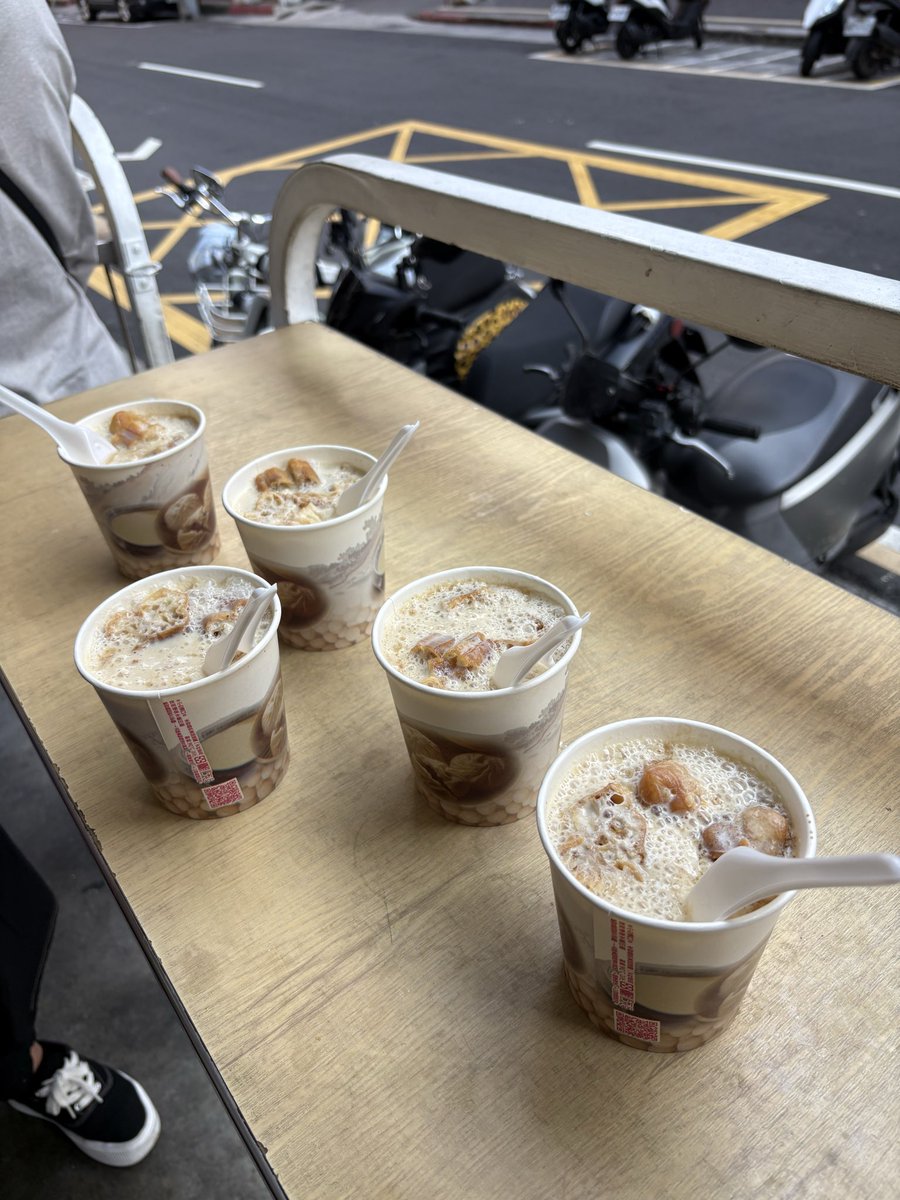 rinmocopon's tweet photo. 台湾🇹🇼朝ご飯
めっっちゃ美味しい❗️ https://t.co/6m9ZhUhkzs