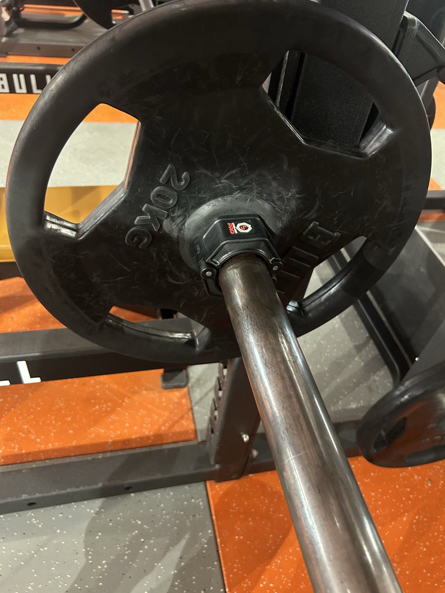 Haruki198806's tweet photo. この前まで全く上がらなかった57.5キロが上がった。
次、60Kg。
この1番でかいの付ける時が来るとは。
MAX更新すると嬉しい。
#筋肉は裏切らない https://t.co/UEe7ClFBRb