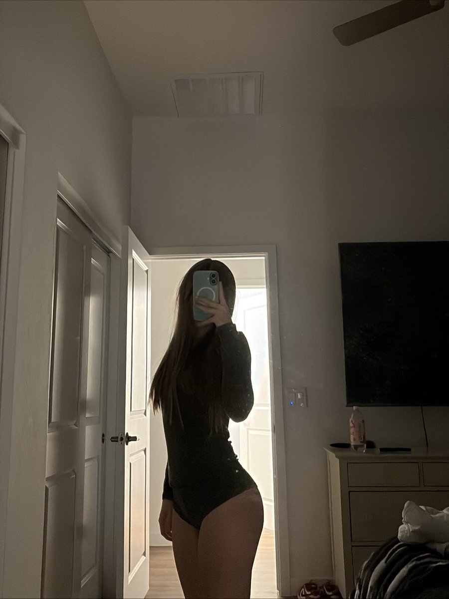 w1ldg0ddess88's tweet photo. You repost my pinned i send you nudes deal? ANY CUTE GUYS UP RN??? SAY ME IF I CAN DM YOU SOMETHING SEXYYYY 👅👅👅 #TEENAGE Free horny content :) https://t.co/Iu8gSA5vnH https://t.co/94dL42NNgk