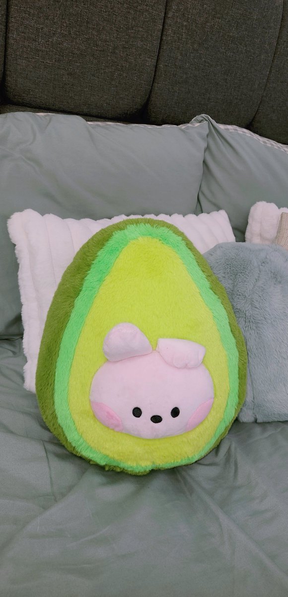 Miichel701's tweet photo. #avocado #avocados #bt21 #stuffedanimal #kawaii #toys #toy #collection #collectibles #toycore #toywave #collector #toycollector #decor #aesthetic #plush #plushies #stuffedanimals #stuffed #plushcore #toycollection https://t.co/A0W8lHgBA0