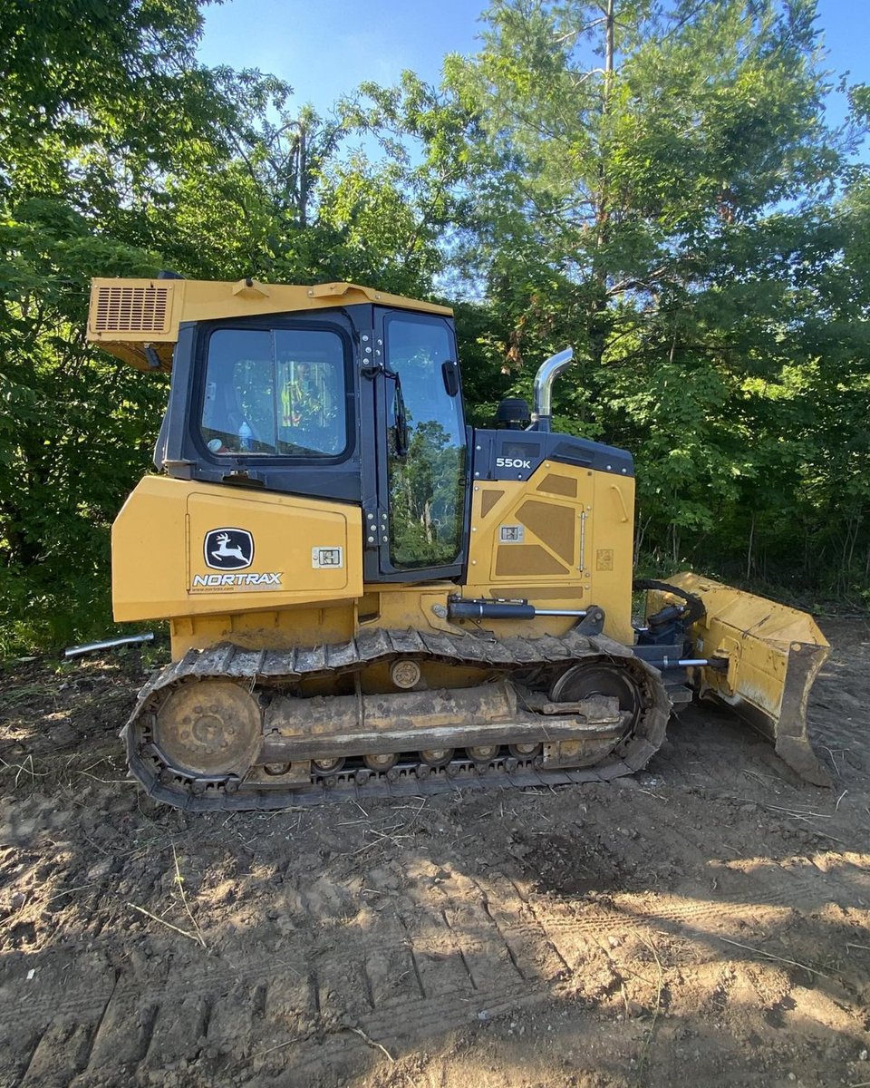 MarketBookCA's tweet photo. Ready to get to work!💪
This 2017 John Deere 550K dozer has 3500 hours and 70% undercarriage remaining. Recently serviced and ready for its next jobsite!
📍 Douro-Dummer, Ontario
📞 +1 705-614-9937
🔗 https://t.co/c3FiBVBy88
#JohnDeere #DozerForSale #ConstructionEquipment https://t.co/Sh7zGURcJy